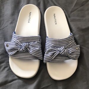 Nautica blue/white bow sandals